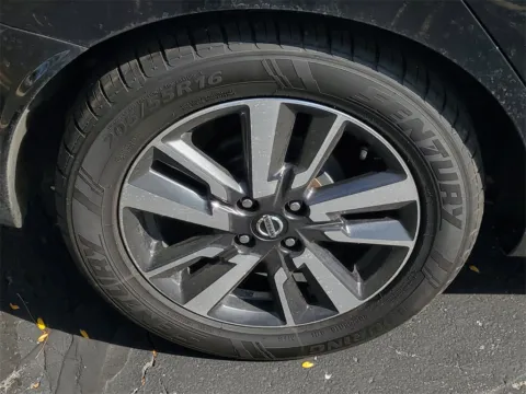 More photos of 2021 Nissan Versa 1.6 SV at Wixom Motors, MI