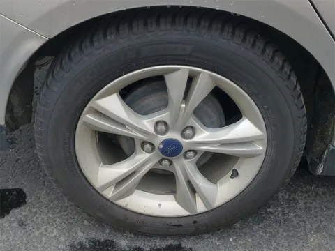 More photos of 2014 Ford Focus SE at Wixom Motors, MI