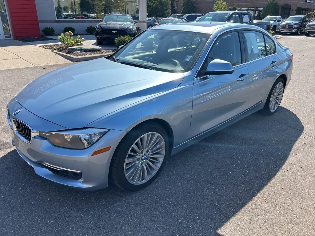 Blue 2013 BMW 3 Series 328i xDrive for sale in Wixom, MI