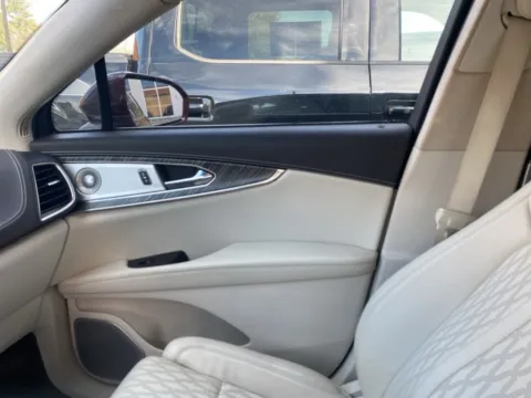 More photos of 2019 Lincoln Nautilus Black Label at Wixom Motors, MI