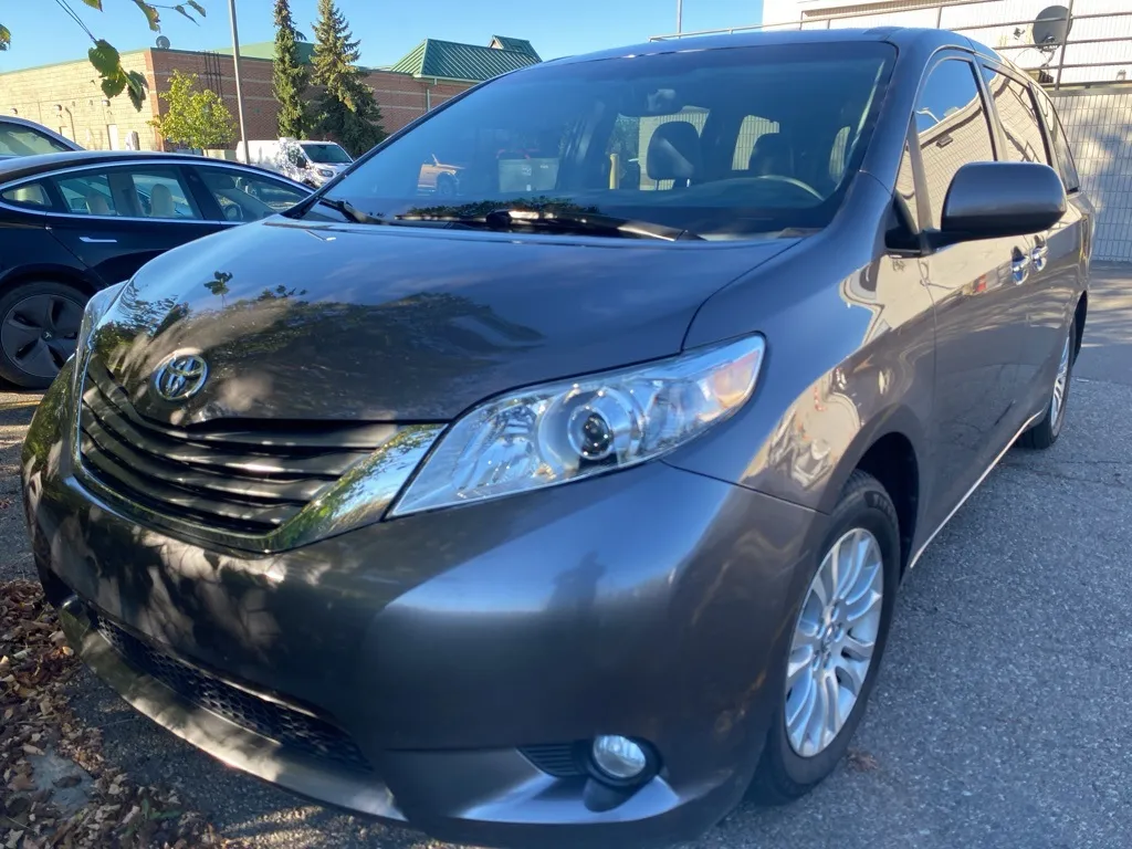 Gray 2014 Toyota Sienna L for sale in Wixom, MI