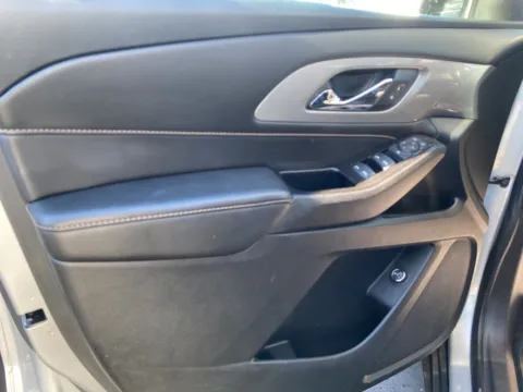 More photos of 2020 Chevrolet Traverse LT at Wixom Motors, MI