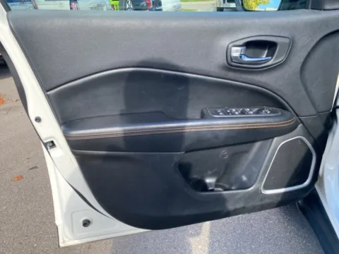 More photos of 2019 Jeep Compass Limited at Wixom Motors, MI