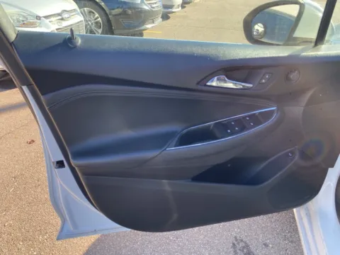 More photos of 2018 Chevrolet Cruze Premier at Wixom Motors, MI