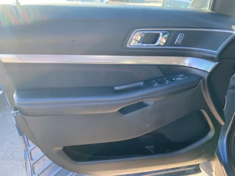 More photos of 2018 Ford Explorer XLT at Wixom Motors, MI