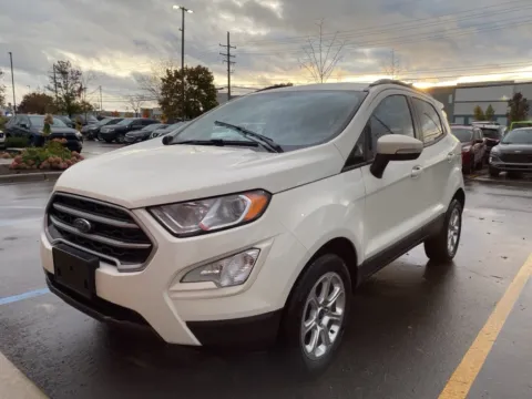 White 2022 Ford EcoSport SE for sale in Wixom, MI