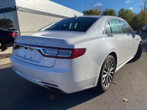 More photos of 2018 Lincoln Continental Select at Wixom Motors, MI