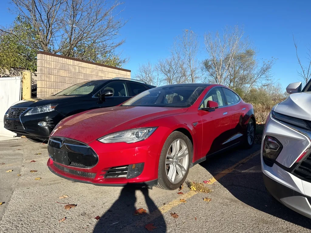 Red 2015 Tesla Model S 70D for sale in Wixom, MI