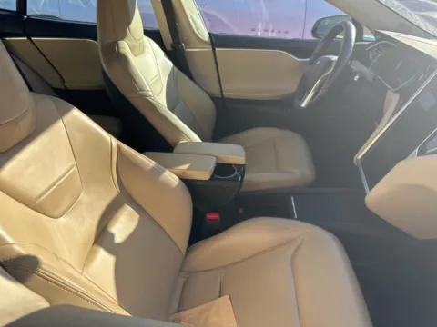 More photos of 2015 Tesla Model S at Wixom Motors, MI