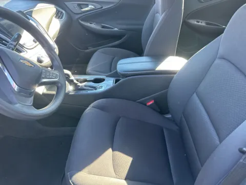 More photos of 2024 Chevrolet Malibu LT at Wixom Motors, MI