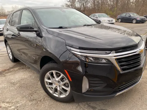 Photos of 2022 Chevrolet Equinox LT for sale in Wixom, MI at Wixom Motors