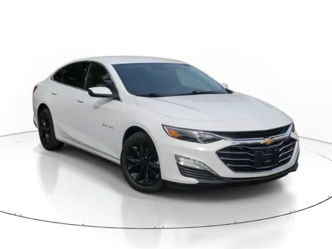 White 2020 Chevrolet Malibu LT for sale in Wixom, MI