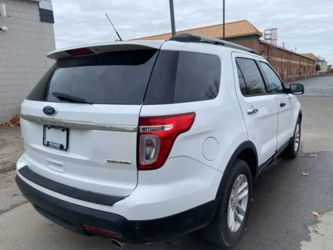 More photos of 2015 Ford Explorer XLT at Wixom Motors, MI