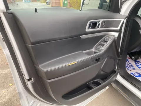 More photos of 2015 Ford Explorer XLT at Wixom Motors, MI