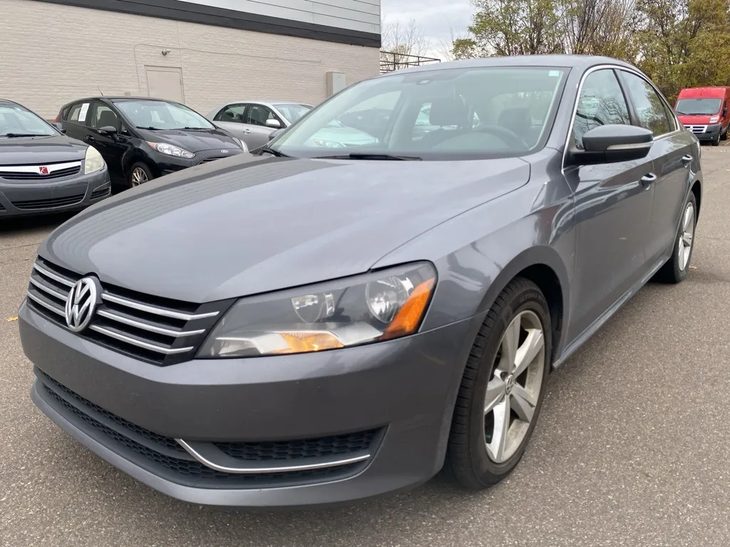 2013 Volkswagen Passat SE