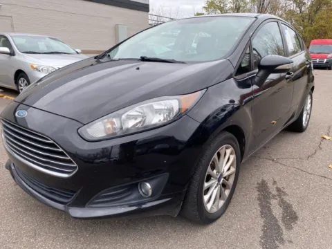 Black 2014 Ford Fiesta SE for sale in Wixom, MI