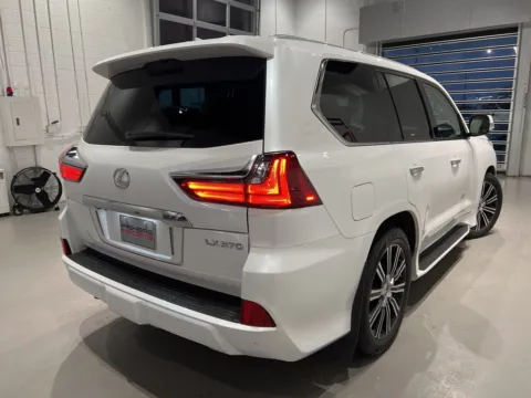 More photos of 2019 Lexus LX 570 at Fishers Imports - North West, IN