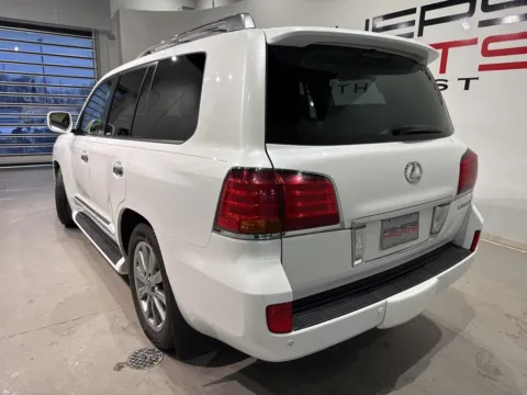 More photos of 2011 Lexus LX 570 at Fishers Imports - North West, IN