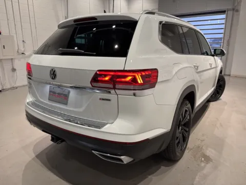 More photos of 2021 Volkswagen Atlas SEL Premium at Fishers Imports - North West, IN