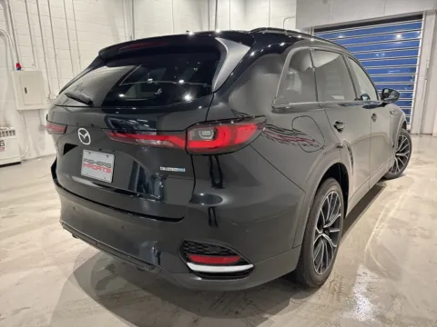 More photos of 2025 Mazda CX-70 PHEV Premium at Fishers Imports - North West, IN