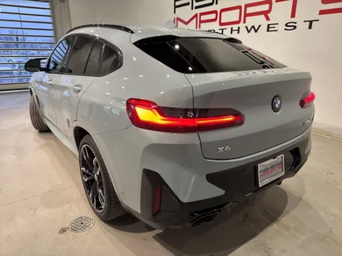 More photos of 2022 BMW X4 M40i at Fishers Imports - North West, IN