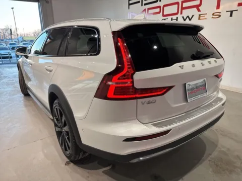 More photos of 2023 Volvo V60 Cross Country Ultimate at Fishers Imports - North West, IN