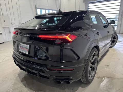 More photos of 2020 Lamborghini Urus at Fishers Imports - North West, IN