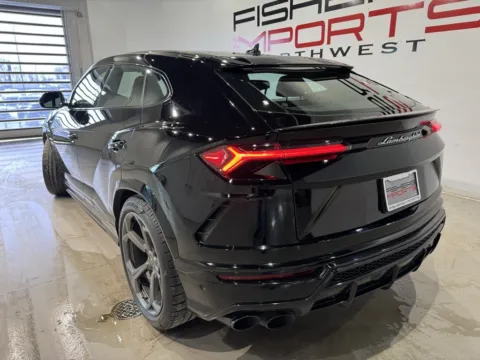 More photos of 2020 Lamborghini Urus at Fishers Imports - North West, IN