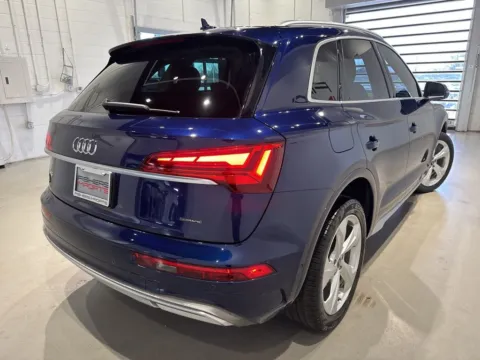More photos of 2021 Audi Q5 45 Prestige at Fishers Imports - North West, IN