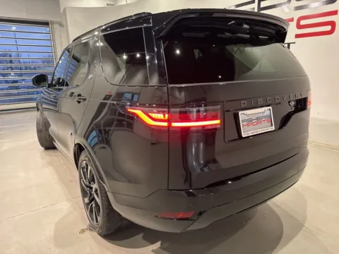 More photos of 2023 Land Rover Discovery S R-Dynamic at Fishers Imports - North West, IN