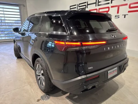 More photos of 2024 INFINITI QX60 PURE at Fishers Imports - North West, IN