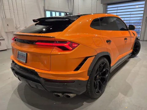 More photos of 2023 Lamborghini Urus Performante at Fishers Imports - North West, IN