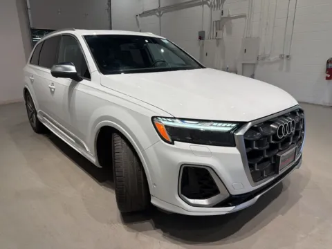 More photos of 2025 Audi SQ7 Prestige at Fishers Imports - North West, IN
