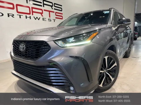 Gray 2022 Toyota Highlander XSE for sale in Indianapolis, IN