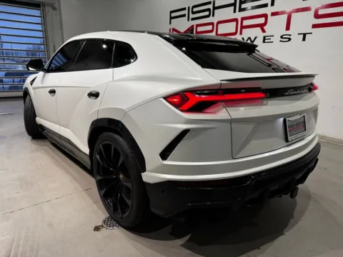 More photos of 2019 Lamborghini Urus at Fishers Imports - North West, IN