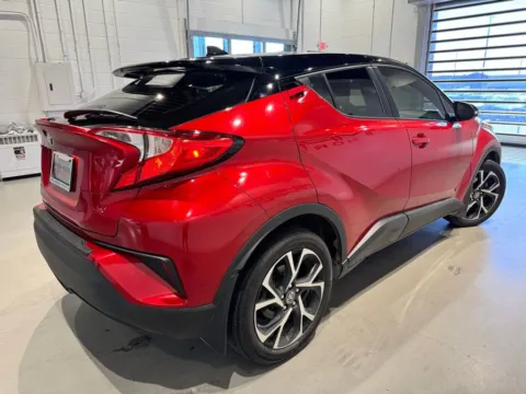 More photos of 2020 Toyota C-HR XLE at Fishers Imports - North West, IN