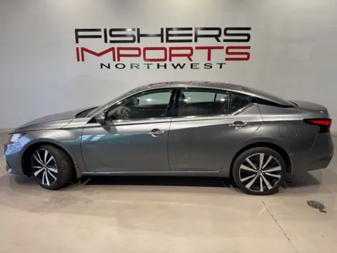 Another view of 2020 Nissan Altima 2.5 Platinum for sale in Indianapolis, IN at Fishers Imports - North West