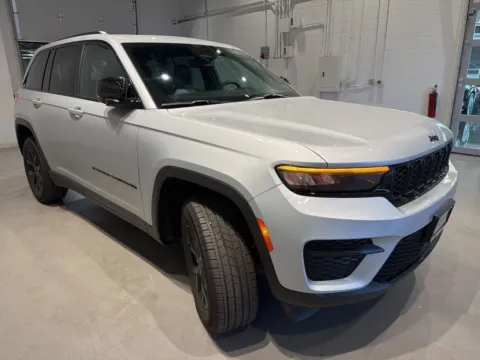 More photos of 2024 Jeep Grand Cherokee Altitude X at Fishers Imports - North West, IN