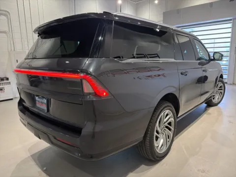 More photos of 2025 Lincoln Navigator L Reserve at Fishers Imports - North West, IN