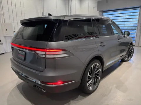 More photos of 2021 Lincoln Aviator Reserve at Fishers Imports - North West, IN