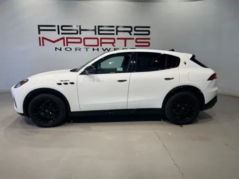 More photos of 2025 Maserati Grecale Modena at Fishers Imports - North West, IN