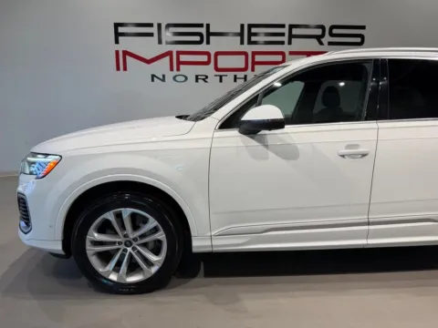 More photos of 2025 Audi Q7 55 Premium Plus at Fishers Imports - North West, IN