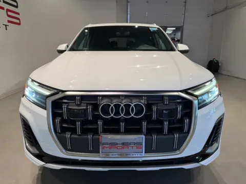 More photos of 2025 Audi Q7 55 Premium Plus at Fishers Imports - North West, IN
