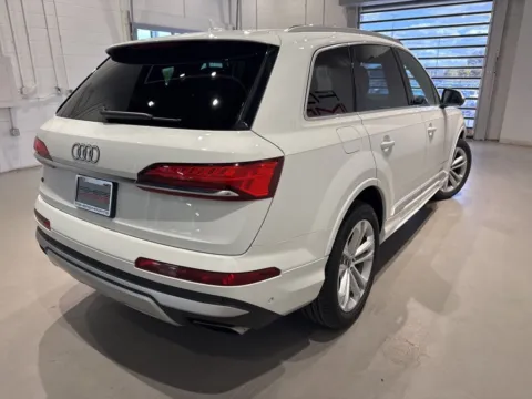 More photos of 2025 Audi Q7 55 Premium Plus at Fishers Imports - North West, IN