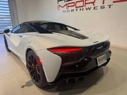 More photos of 2023 McLaren Artura at Fishers Imports - North West, IN