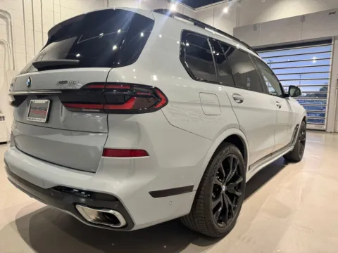 More photos of 2024 BMW X7 xDrive40i at Fishers Imports - North West, IN