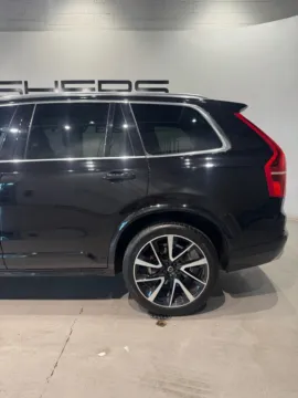 More photos of 2020 Volvo XC90 T6 Momentum at Fishers Imports - North West, IN