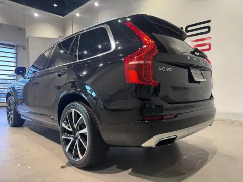 More photos of 2020 Volvo XC90 T6 Momentum at Fishers Imports - North West, IN