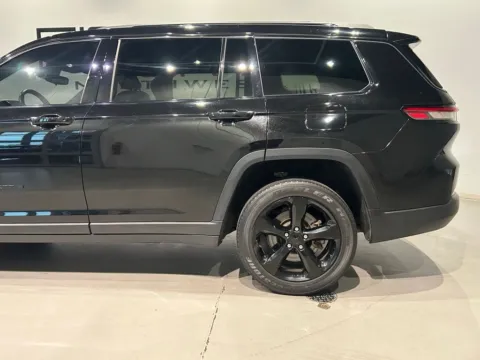 More photos of 2021 Jeep Grand Cherokee L Altitude at Fishers Imports - North West, IN