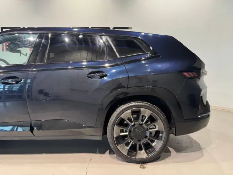 More photos of 2024 BMW XM at Fishers Imports - North West, IN
